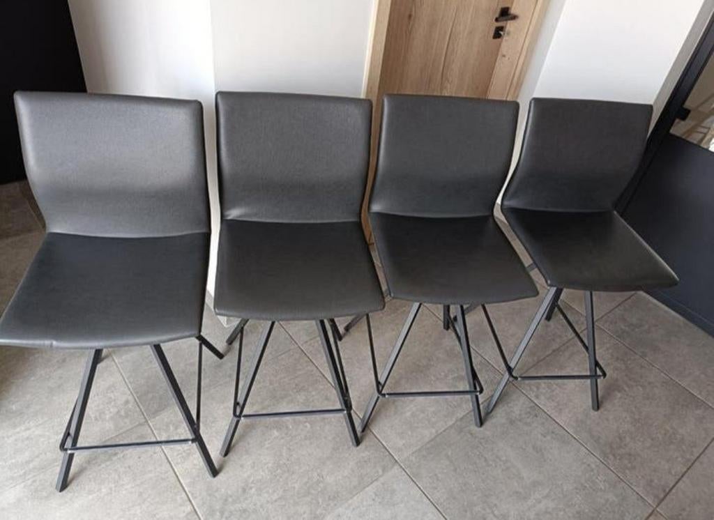 Chaises hautes gris anthracite, 4 pièces, en bon état., Maison & Meubles, Tabourets de bar, Avec repose-pieds, Métal, 4 tabourets