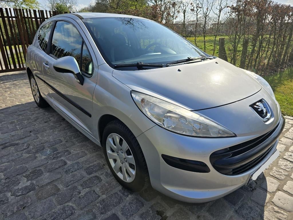 Peugeot 207 1.4i / 216.034 km / benzine, Voorwielaandrijving, 1360 cc, Zwart, 4 cilinders