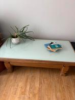 Vintage salontafel massief hout + wit glas —, Huis en Inrichting, Ophalen, Glas, Gebruikt, 100 tot 150 cm