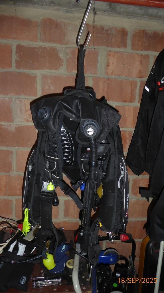 BCD, Sports nautiques & Bateaux, Plongée, Enlèvement, Comme neuf, Gilet de stabilisation