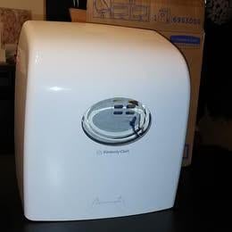 Nouveau distributeur d'essuie-mains, Enlèvement