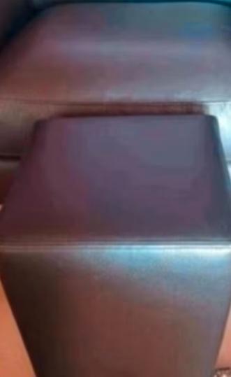 Lederen Salon Driedelig. Met voetbankje., Huis en Inrichting, Zetels | Zetels en Chaises Longues, Gebruikt, Tweepersoons, 150 tot 200 cm