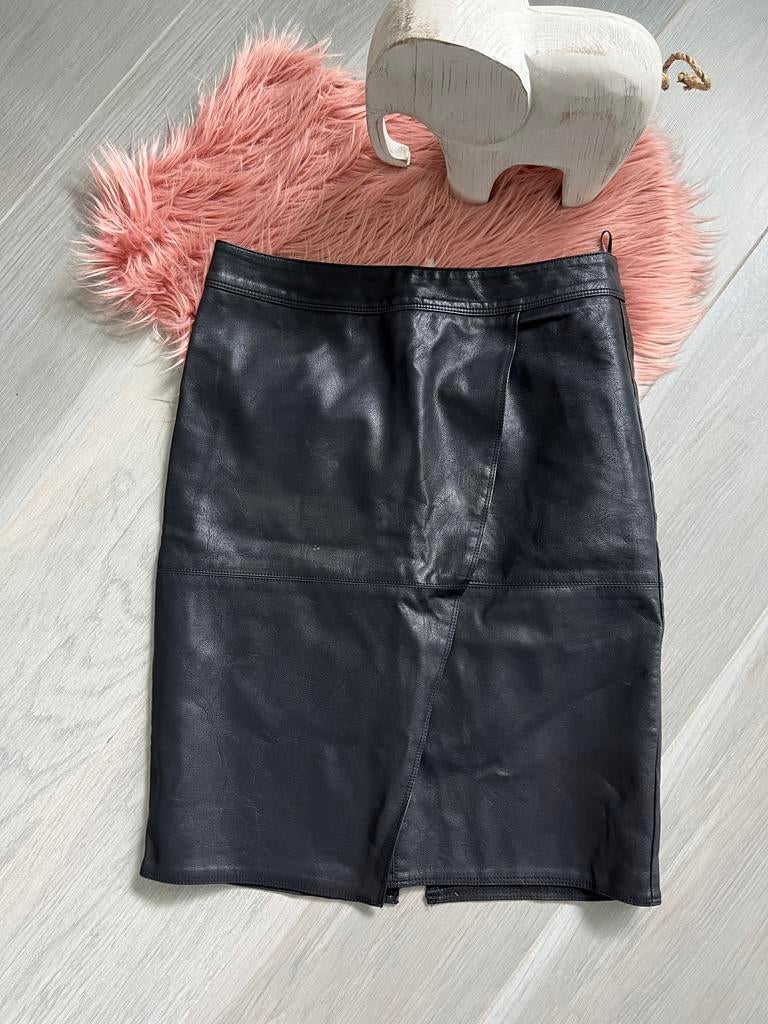 Lederlook rok, Kleding | Dames, Rokken, Ophalen of Verzenden, Zo goed als nieuw, Maat 42/44 (L)