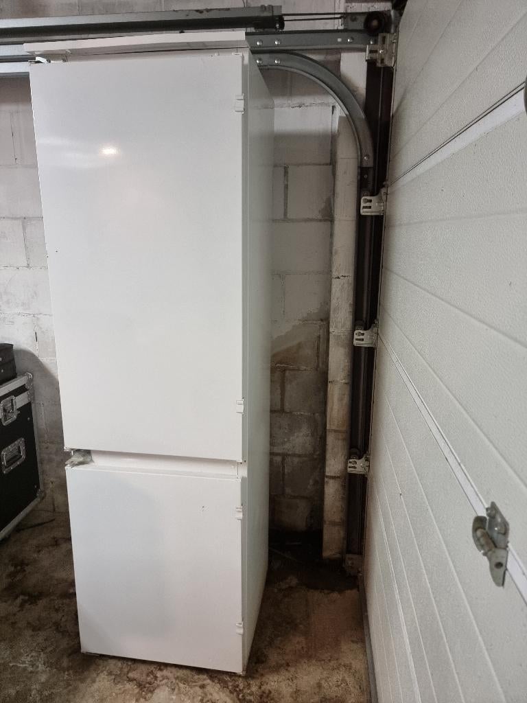 Koelkast, Elektronische apparatuur, Koelkasten en IJskasten, Gebruikt, Met vriesvak, 150 tot 200 liter, 160 cm of meer, 60 cm of meer