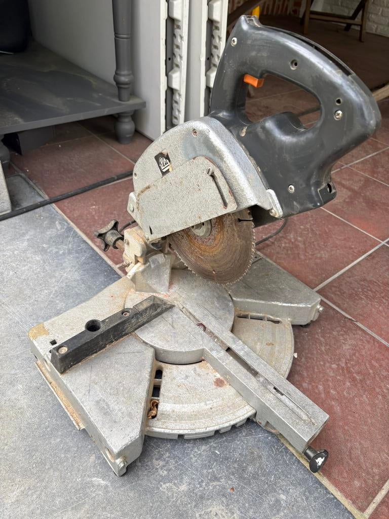 Afkortzaag Elu, Ophalen, Gebruikt, Afkortzaag