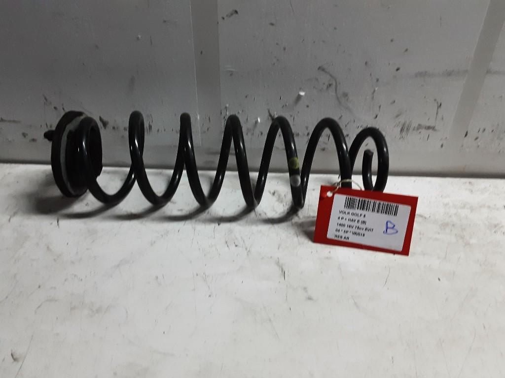 RESSORT DE SUSPENSION ARRIERE Volkswagen Golf IV (1J1), Volkswagen, Mevr. I. Hauben, Utilisé, Rue de l'Espoir 34 34
4030  GRIVEGNÉE, BE