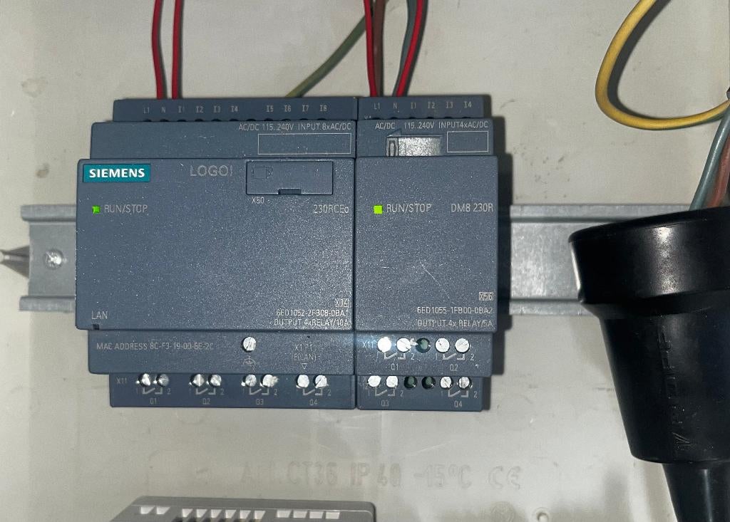 Siemens Logo 8.3 230RCEo + DM8 230R, Hobby en Vrije tijd, Elektronica-componenten, Zo goed als nieuw, Ophalen of Verzenden