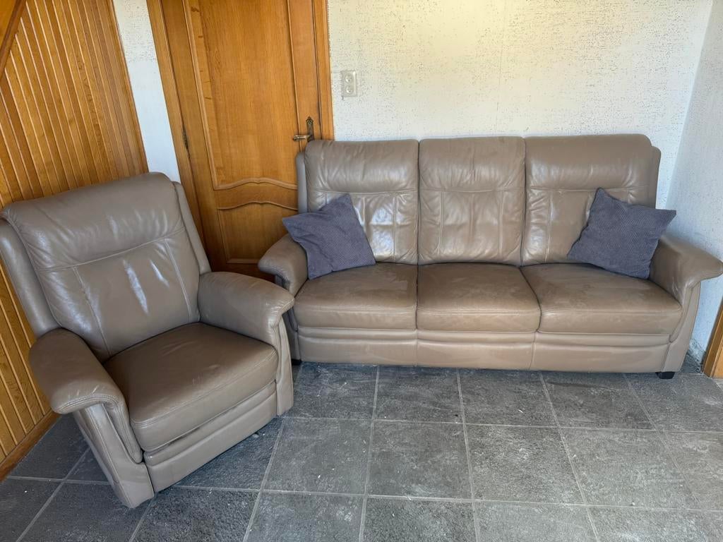 Salon + tafel gratis af te halen !, Ophalen, Gebruikt