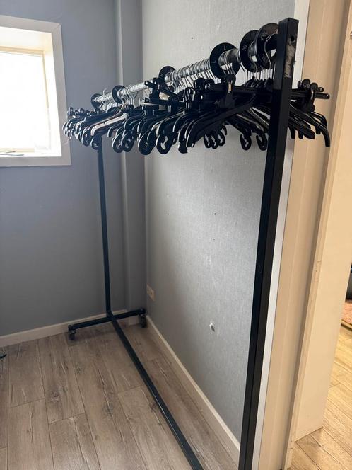 Kledingrek op wieltjes ( 1 geheel ) gelast – 1m70 b x 1m70 h, Kleding | Dames, Kledingrekken, Gebruikt, Met wielen, Ophalen
