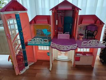 Barbie huis, Kinderen en Baby's, Speelgoed | Poppenhuizen, Ophalen, Gebruikt