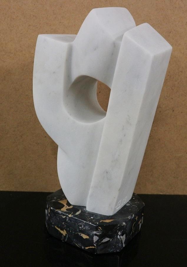 Lieven DEBRABANDERE, beeld in Carrara-marmer, Antiquités & Art, Art | Sculptures & Bois, Enlèvement ou Envoi