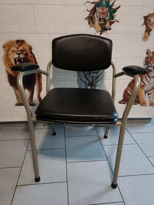 Chaise percée avec Seau hygiénique 53cm d'assise(neuve), Diversen, Verpleegmiddelen, Ophalen