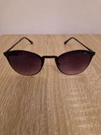 Christian Lacroix zonnebril. Nieuw! Niet gebruikt., Enlèvement ou Envoi, Neuf, Noir, Lunettes de soleil