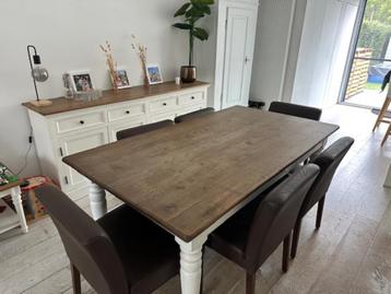 Landelijke Eetkamer! Goede staat! beschikbaar voor biedingen