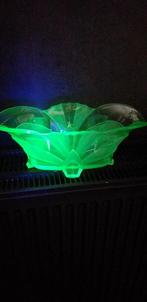 Art-deco Uranium Offerkom., Antiek en Kunst, Ophalen of Verzenden