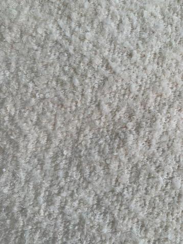meubelstof bouclé ecru cremekleur (1.45 m X 6 m) beschikbaar voor biedingen