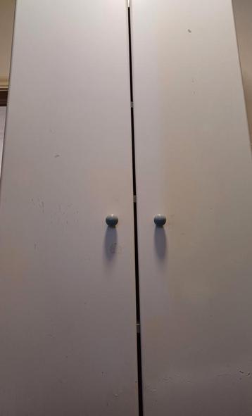 Armoire à vêtements  beschikbaar voor biedingen