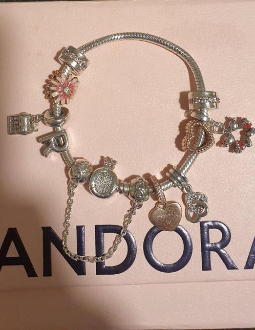 Pandora armband, Handtassen en Accessoires, Armbanden, Zo goed als nieuw, Zilver, Overige kleuren, Met bedels of kralen, Ophalen of Verzenden