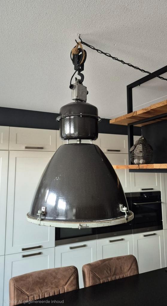 2 Antieke Industriële lampen., Huis en Inrichting, Lampen | Hanglampen, Gebruikt, 75 cm of meer, Metaal, Ophalen