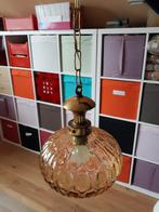 Lustre boule sculptée jaune., Maison & Meubles, Enlèvement, Comme neuf, Verre