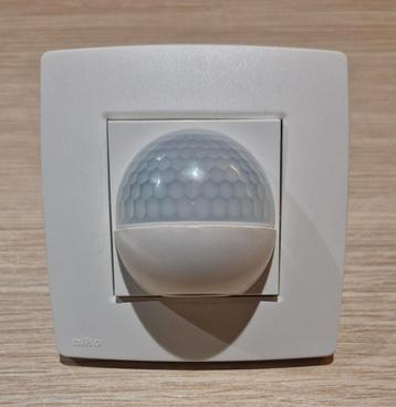 detecteur de mouvement Niko avec enjoliver beschikbaar voor biedingen