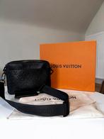 Louis Vuitton Duo Messenger + Box + Kas ticket, Bijoux, Sacs & Beauté, Comme neuf, Autres marques, Noir, Cuir