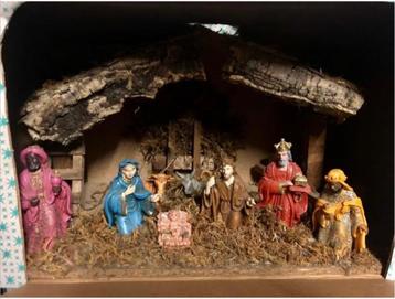 Mooie antieken kerststal  beschikbaar voor biedingen