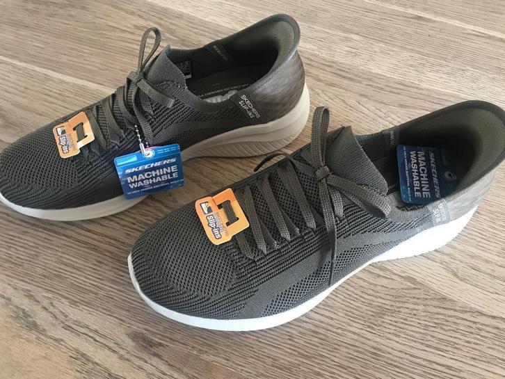 Sketchers slip ons schoenen verschillende maat, Kleding | Dames, Schoenen, Nieuw, Ophalen