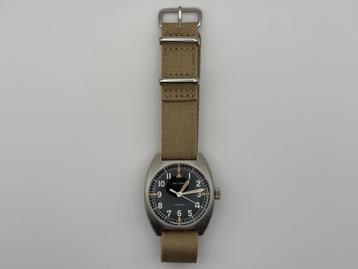 Baltany W10 Retro Military Pilot Tonneau Watch S2001B beschikbaar voor biedingen