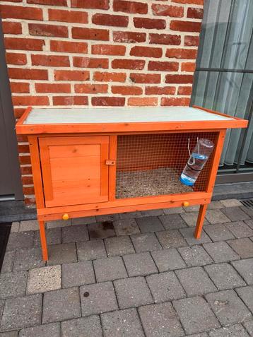 Konijnenhok top staat beschikbaar voor biedingen