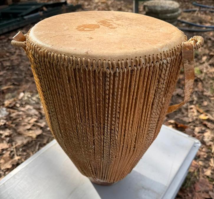 djembé trommel / West-Afrika, Muziek en Instrumenten, Percussie, Zo goed als nieuw, Trommel, Ophalen