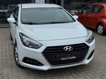 Hyundai // i40 Sedan Benzine beschikbaar voor biedingen