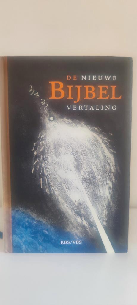 De Nieuwe Bijbelvertaling, Boeken, Godsdienst en Theologie, Gelezen, Ophalen of Verzenden