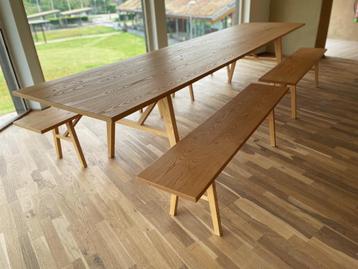 Extra grote eettafel met bankjes in essenhout, Ophalen, 50 tot 100 cm, Vijf personen of meer, Tijdloos rustiek