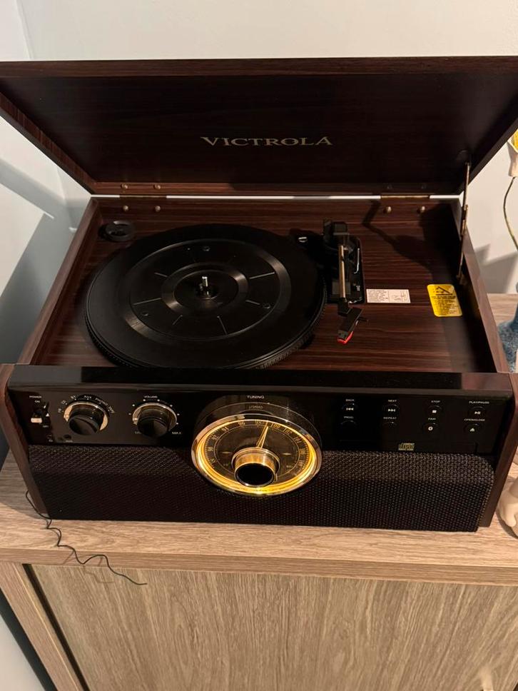 Victrola radio casette cd en platenspeler, Audio, Tv en Foto, Platenspelers, Zo goed als nieuw, Platenspeler, Overige merken, Ophalen