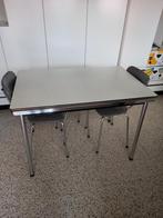Uittrekbare keukentafel ( formica) met 2 stoelen, Huis en Inrichting, Tafels | Eettafels, Ophalen, Zo goed als nieuw
