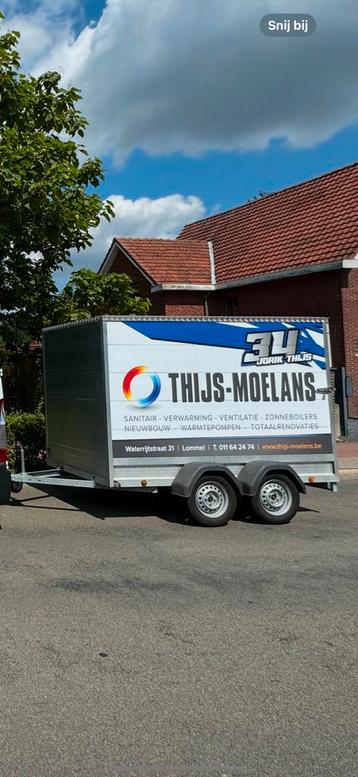 Gesloten aanhanger beschikbaar voor biedingen