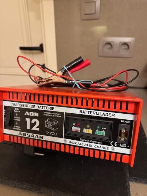 chargeur de batterie ABSAAR ABS12, Autos : Pièces & Accessoires, Batteries & Accessoires, Neuf, Enlèvement