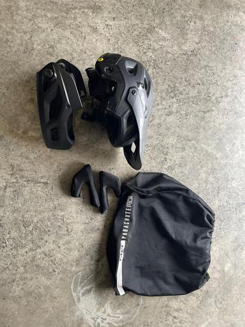 Downhill-helm MET FULL FACE beschikbaar voor biedingen