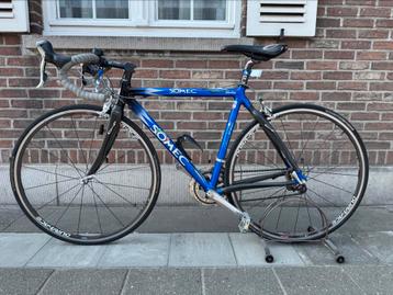 Koersfiets Somec beschikbaar voor biedingen