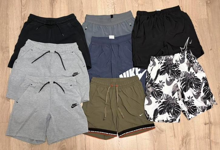 Nike shortjes, Kinderen en Baby's, Kinderkleding | Maat 146, Gebruikt, Jongen of Meisje, Broek, Ophalen of Verzenden