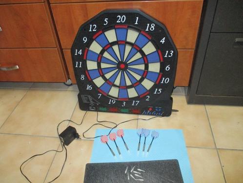 Elecktronisch dartsspel met pijlen en puntjes, Sport en Fitness, Darts, Zo goed als nieuw, Dartbord met pijlen, Elektronisch, Ophalen
