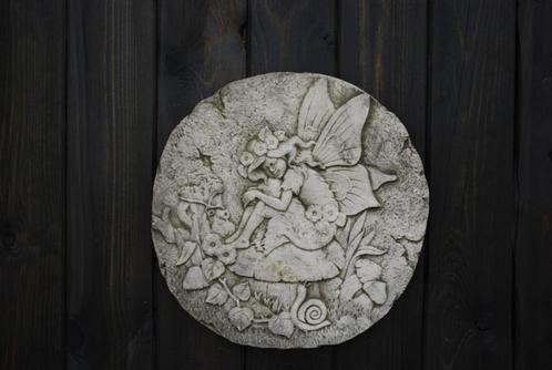 betonnen muurplaat - fee / elf, Tuin en Terras, Tuinbeelden, Nieuw, Engelenbeeld, Beton, Ophalen of Verzenden