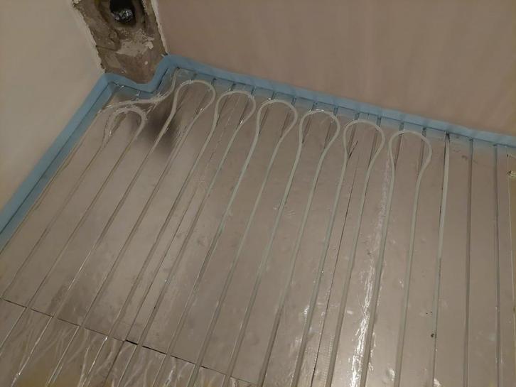 Vloerverwarming droogbouw platen 25 mm hoog, Doe-het-zelf en Bouw, Verwarming en Radiatoren, Nieuw, Overige typen, 800 watt of meer