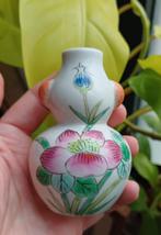 Oosters vaasje lotusbloem, Antiek en Kunst, Antiek | Vazen, Ophalen of Verzenden