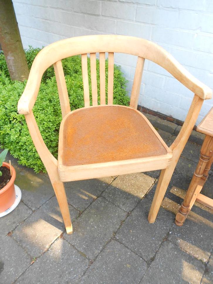 Houten armstoel in de stijl van Bauhaus of art deco, Huis en Inrichting, Stoelen, Gebruikt, Eén, Hout, Overige materialen, Ophalen