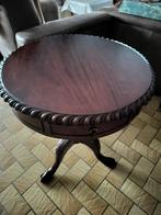 Antieke bijzettafel, Enlèvement