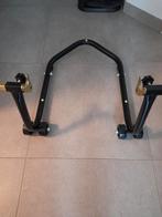 Paddock stand voor en achter, Motoren, Ophalen