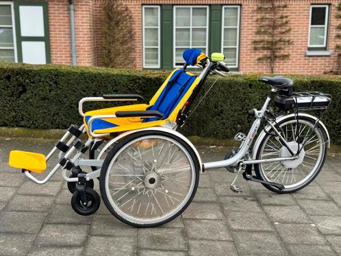 Vélo en fauteuil roulant électrique Huka Duet parfait état, Divers, Chaises roulantes, Comme neuf, Fauteuil roulant électrique