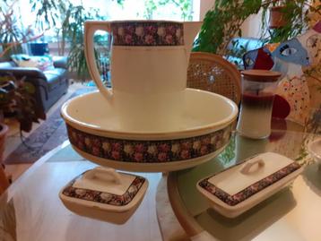 Service de toilette Boch vintage beschikbaar voor biedingen